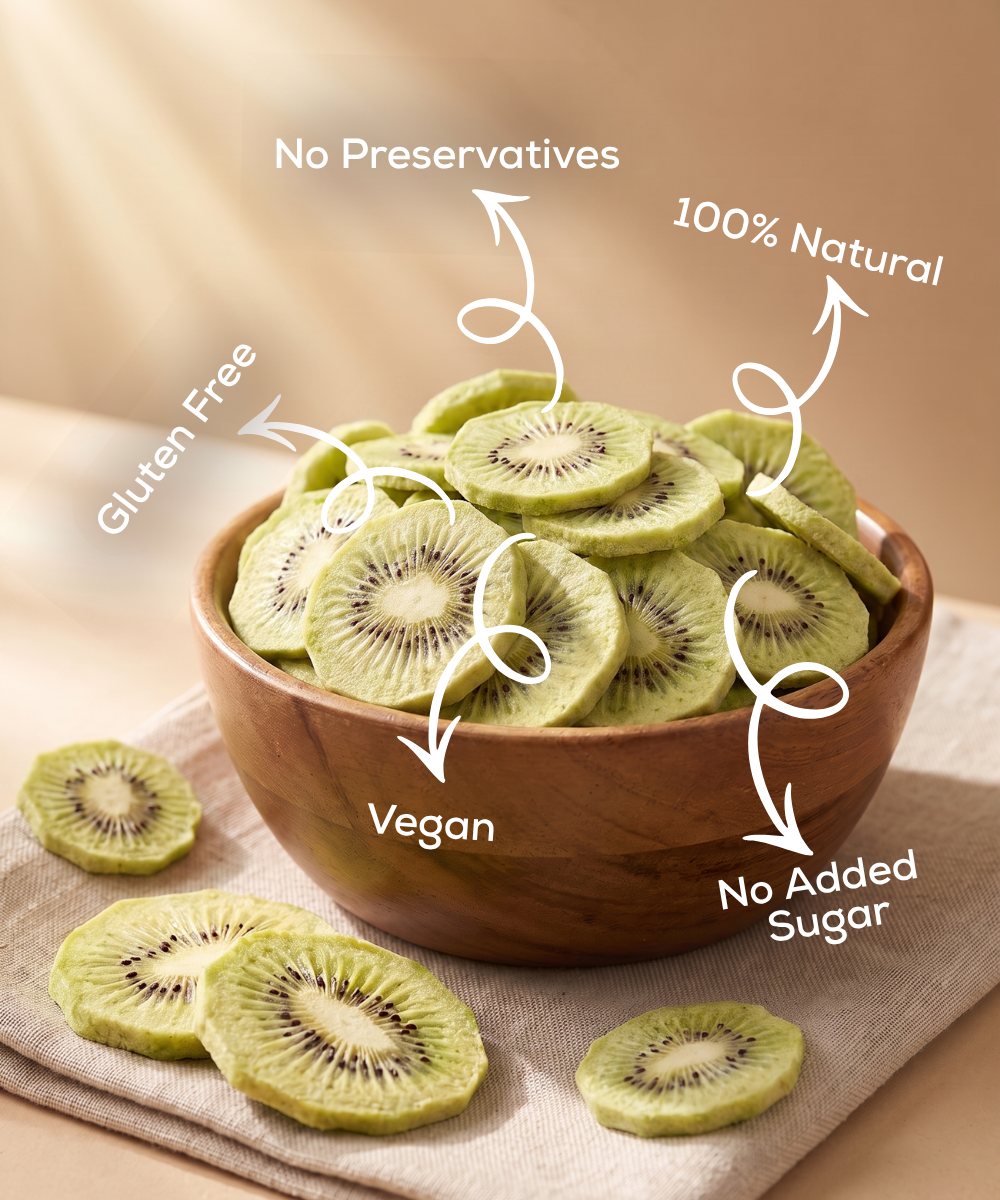 Moon Freeze Dried Kiwi by Themoonstoreindia: 100% natural kiwi slices in a wooden bowl, rich in vitamin C and fiber. Gluten free, vegan, no preservatives, no added sugar.